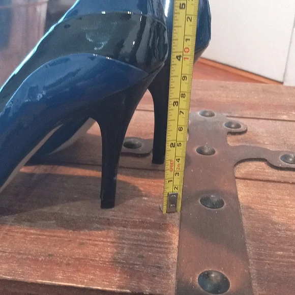 Nicole Miller heels - Picture 15 of 17